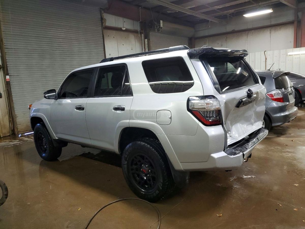 Toyota 4 Runner - фото 2