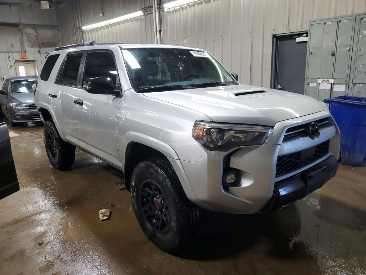 Toyota 4 Runner - фото 4