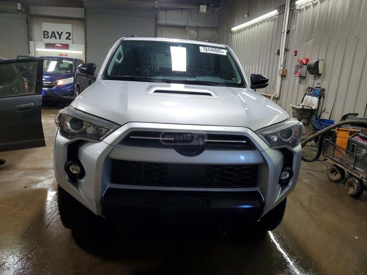 Toyota 4 Runner - фото 5