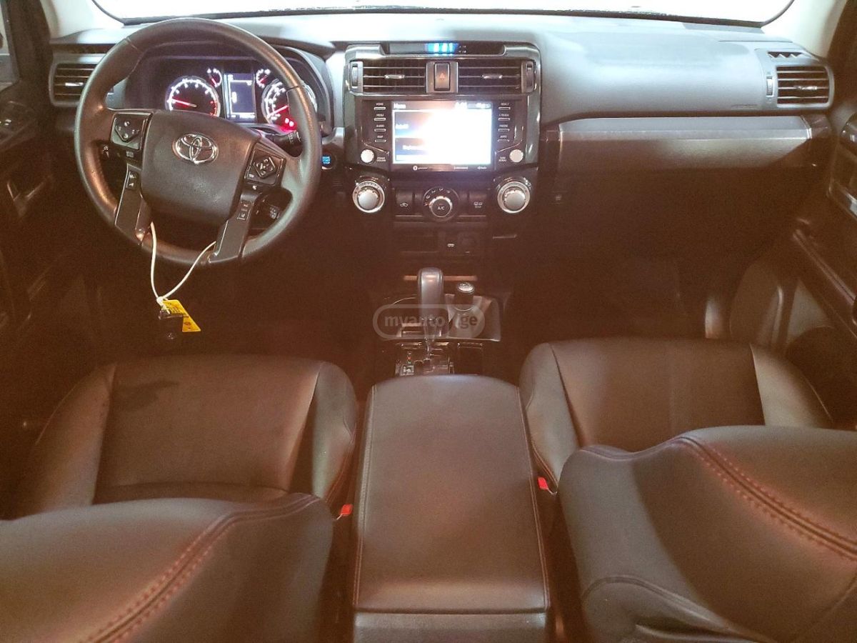 Toyota 4 Runner - фото 8