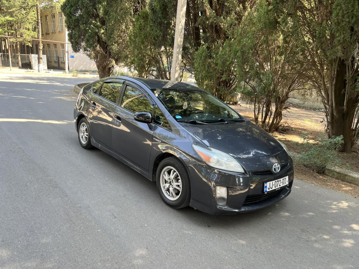 ToyotaPrius2010