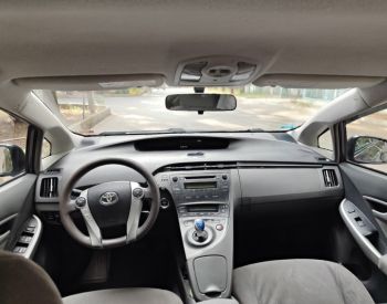 ToyotaPrius2010