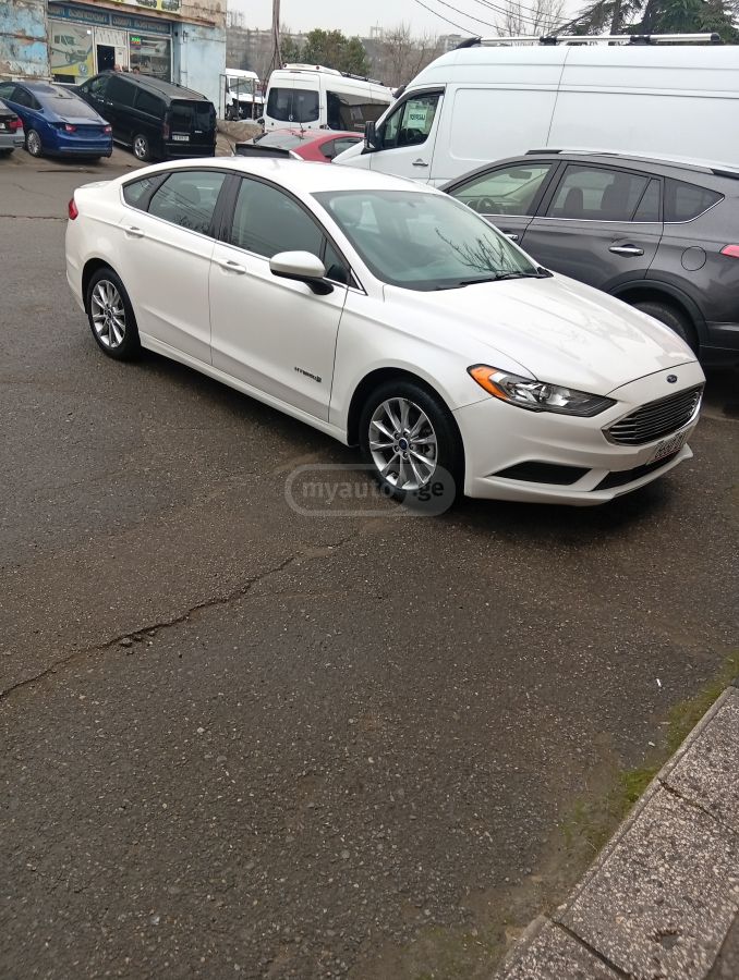 Ford Fusion - фото 12