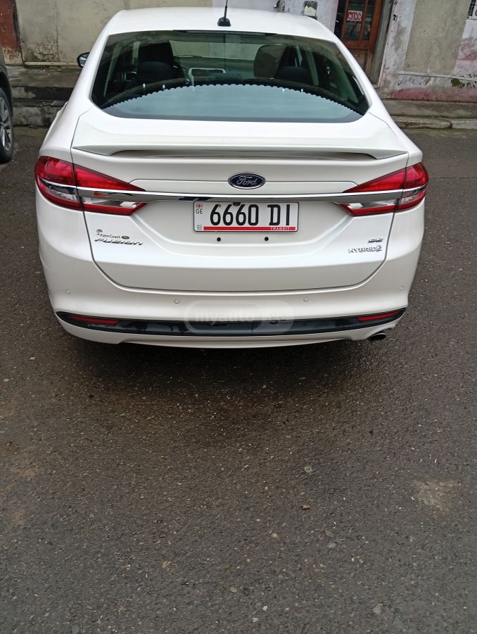 Ford Fusion - фото 2