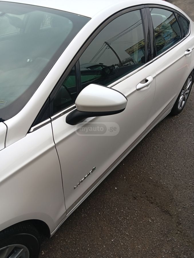 Ford Fusion - фото 3