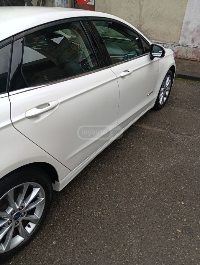 Ford Fusion - фото 4