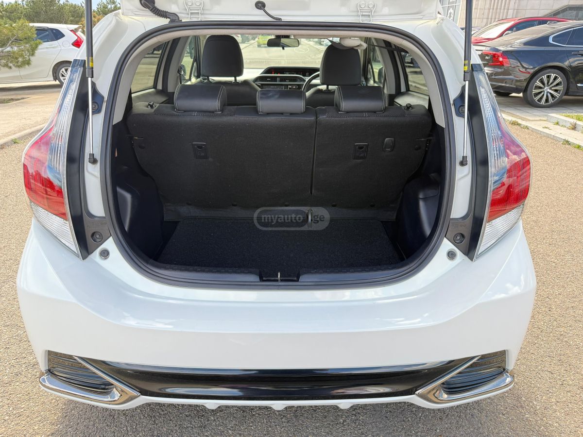 Toyota Aqua - фото 14