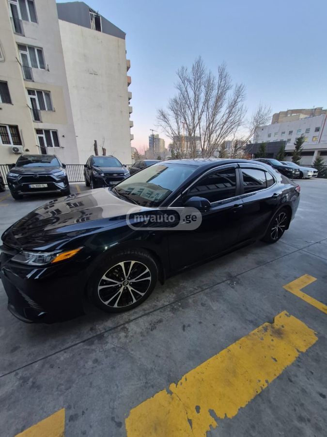 Toyota Camry - фото 6