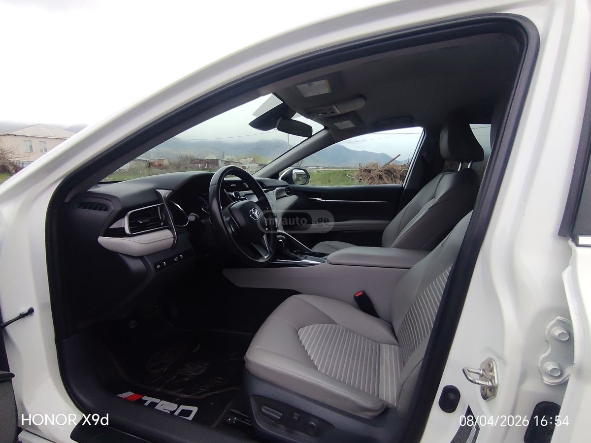 Toyota Camry - фото 5