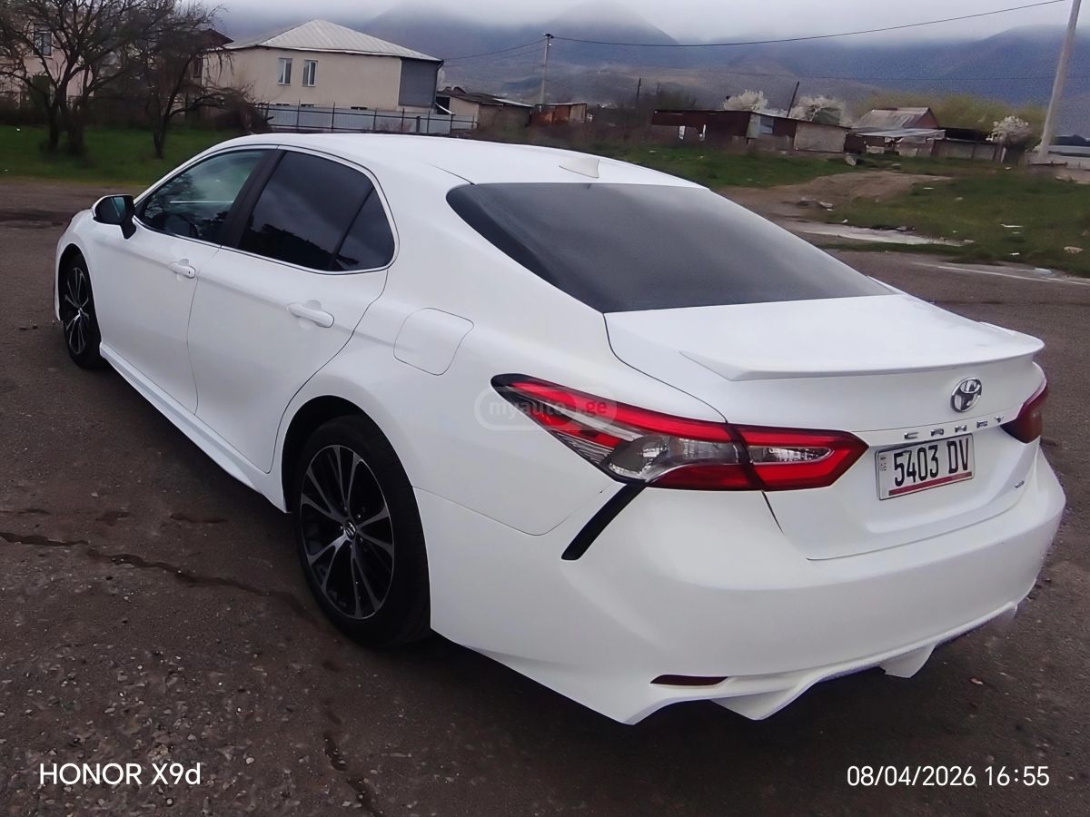 Toyota Camry - фото 9