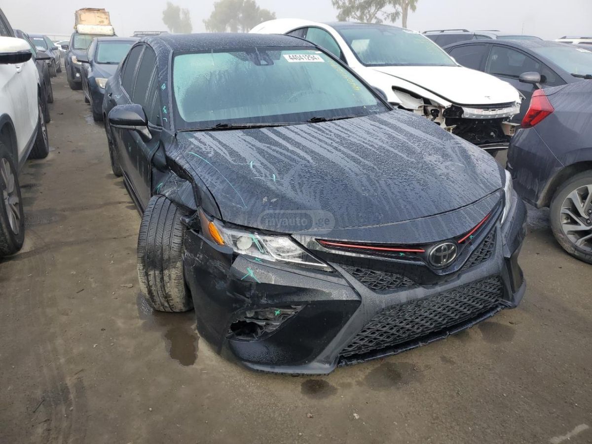 Toyota Camry - фото 9