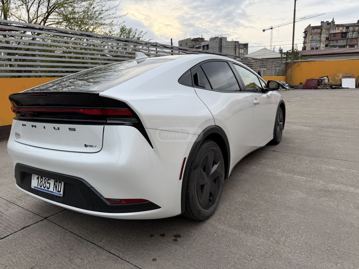 Toyota Prius - фото 3