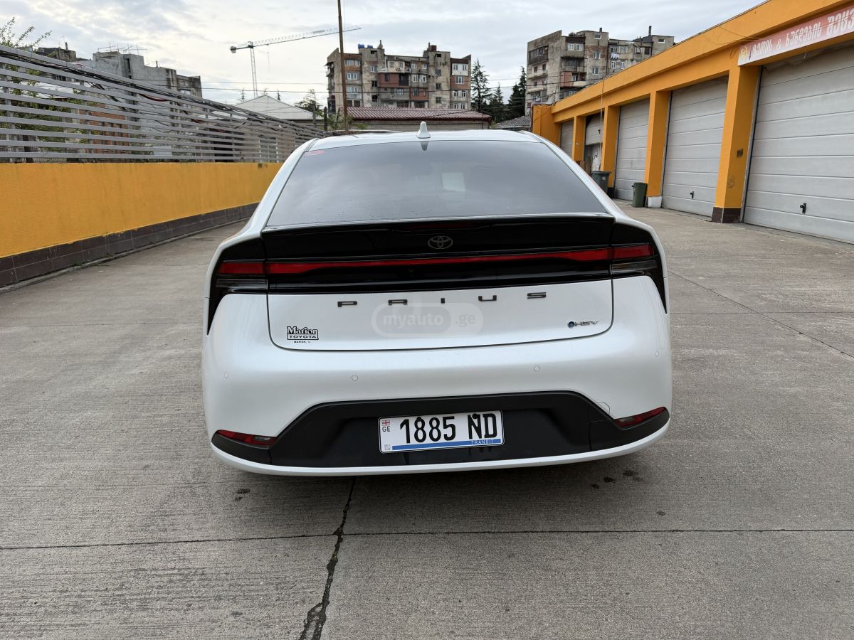 Toyota Prius - фото 4