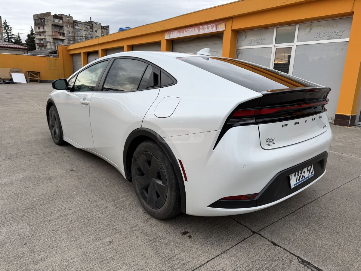 Toyota Prius - фото 5