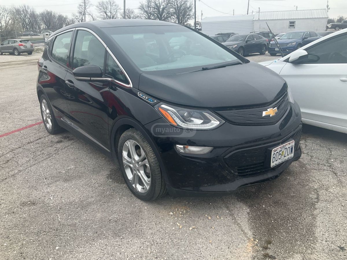 Chevrolet Bolt EV - фото 1
