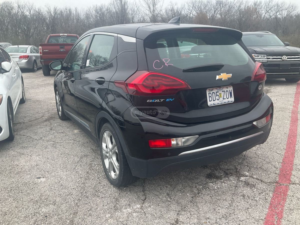 Chevrolet Bolt EV - фото 3