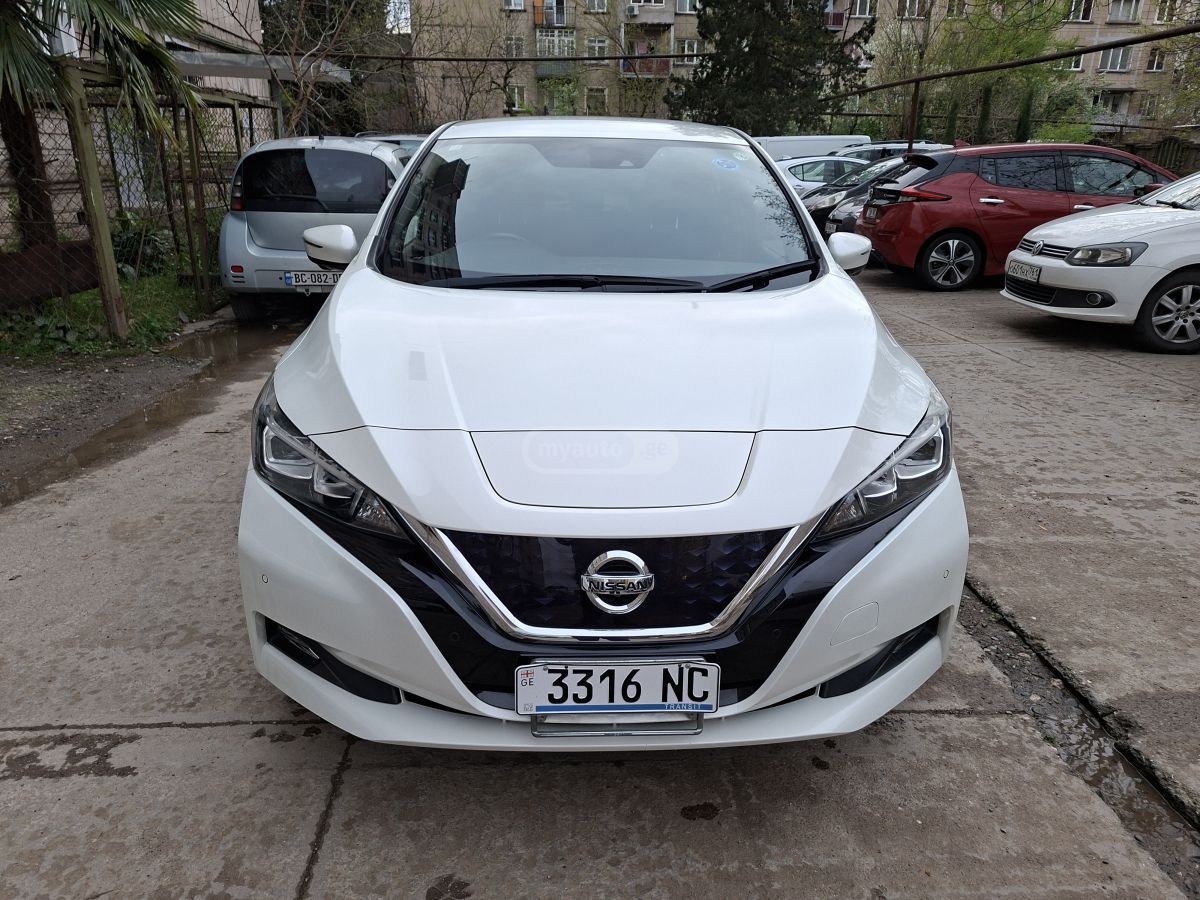 Nissan Leaf - фото 1