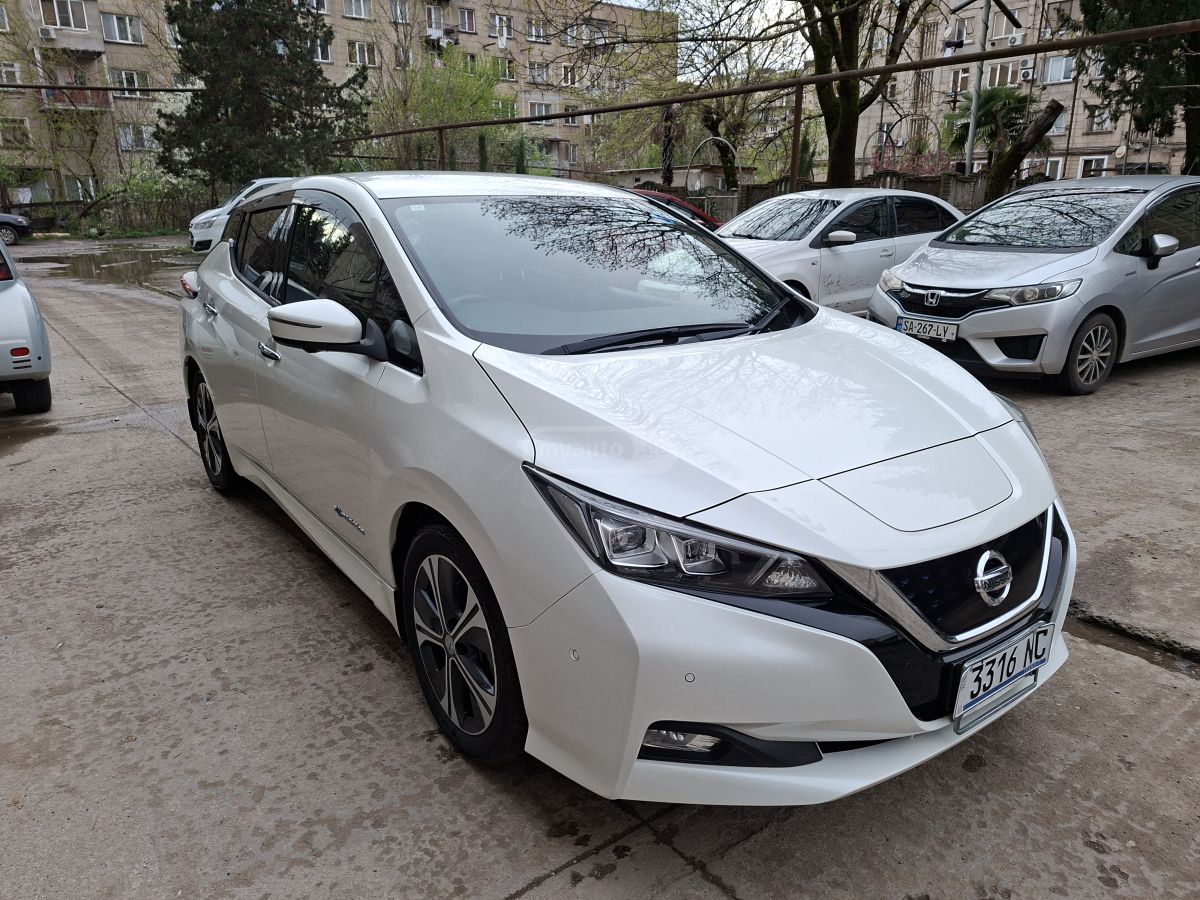 Nissan Leaf - фото 2