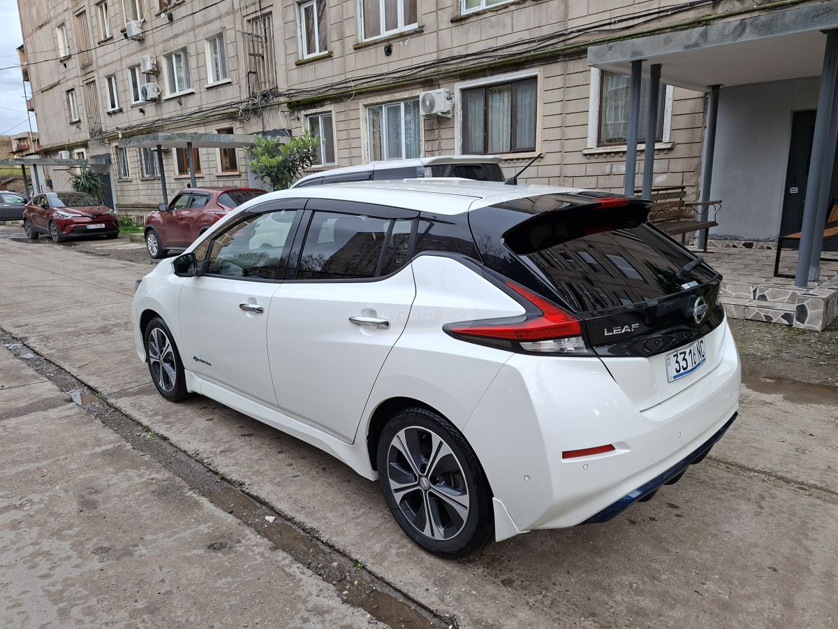 Nissan Leaf - фото 5