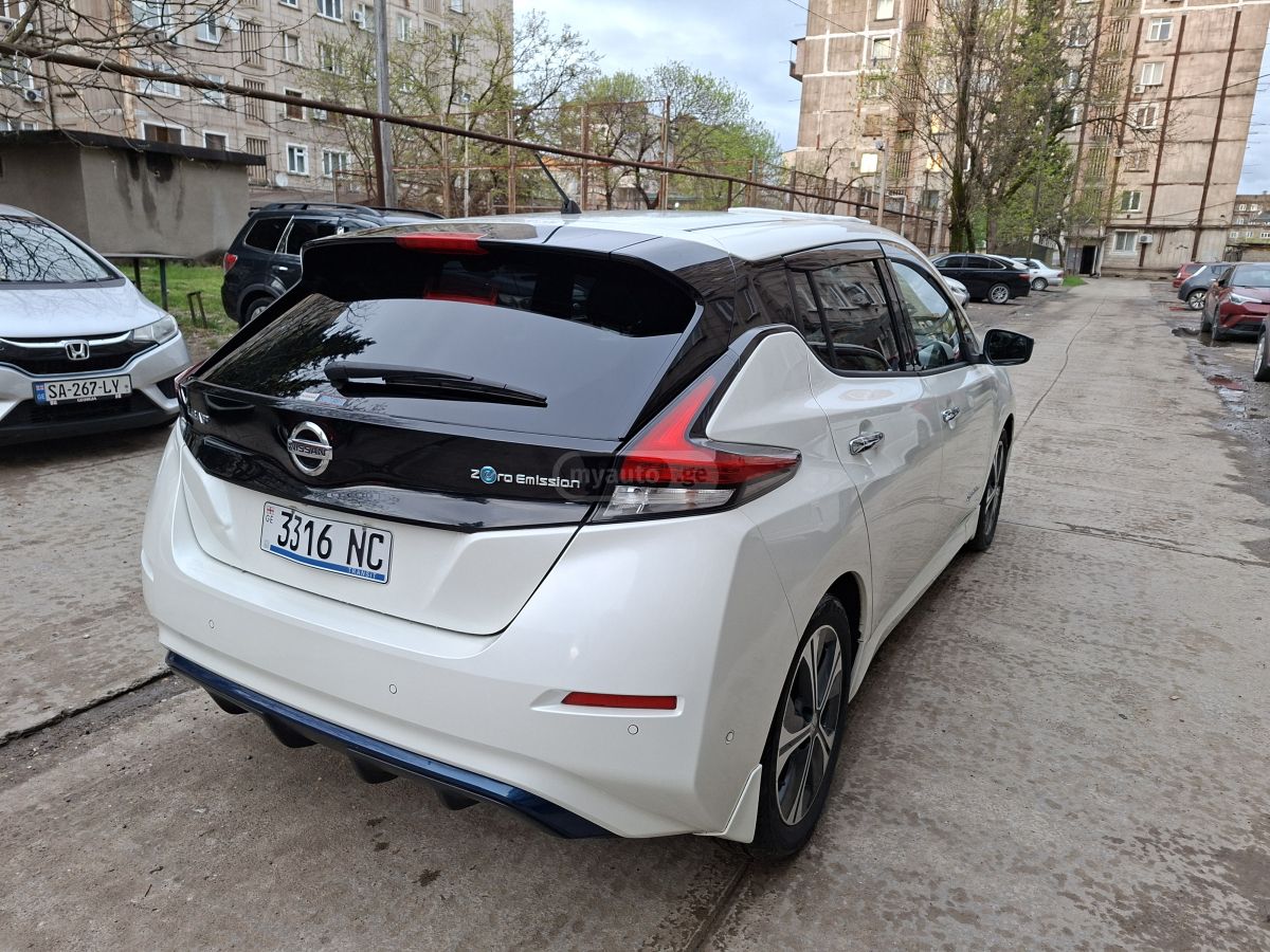 Nissan Leaf - фото 7