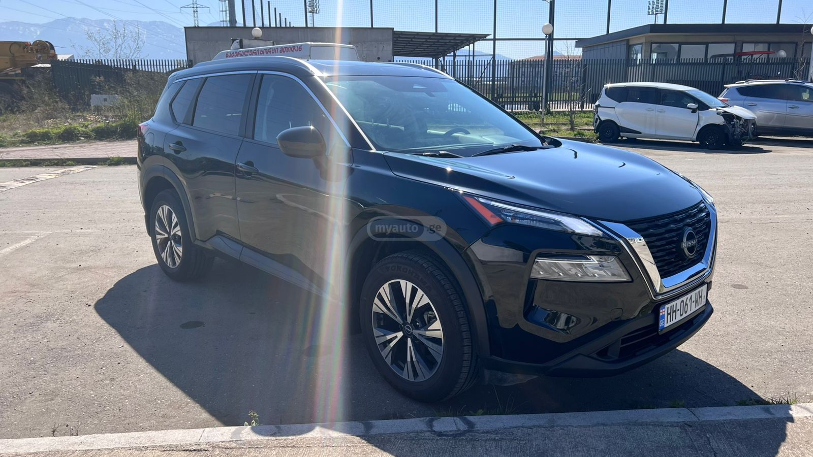 Nissan SV 4dr Front-Wheel Drive CVT — миниатюра 8