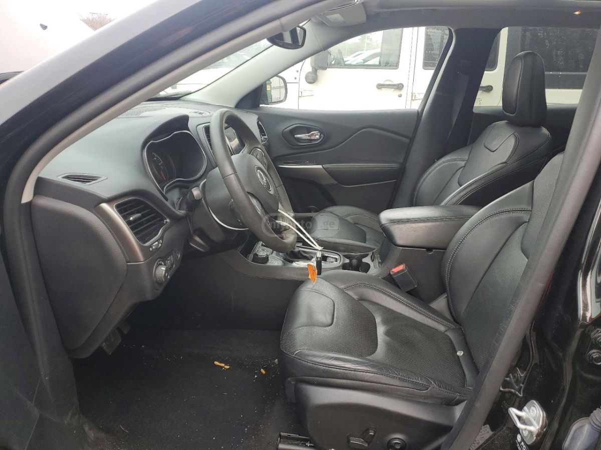 Jeep Cherokee - фото 7