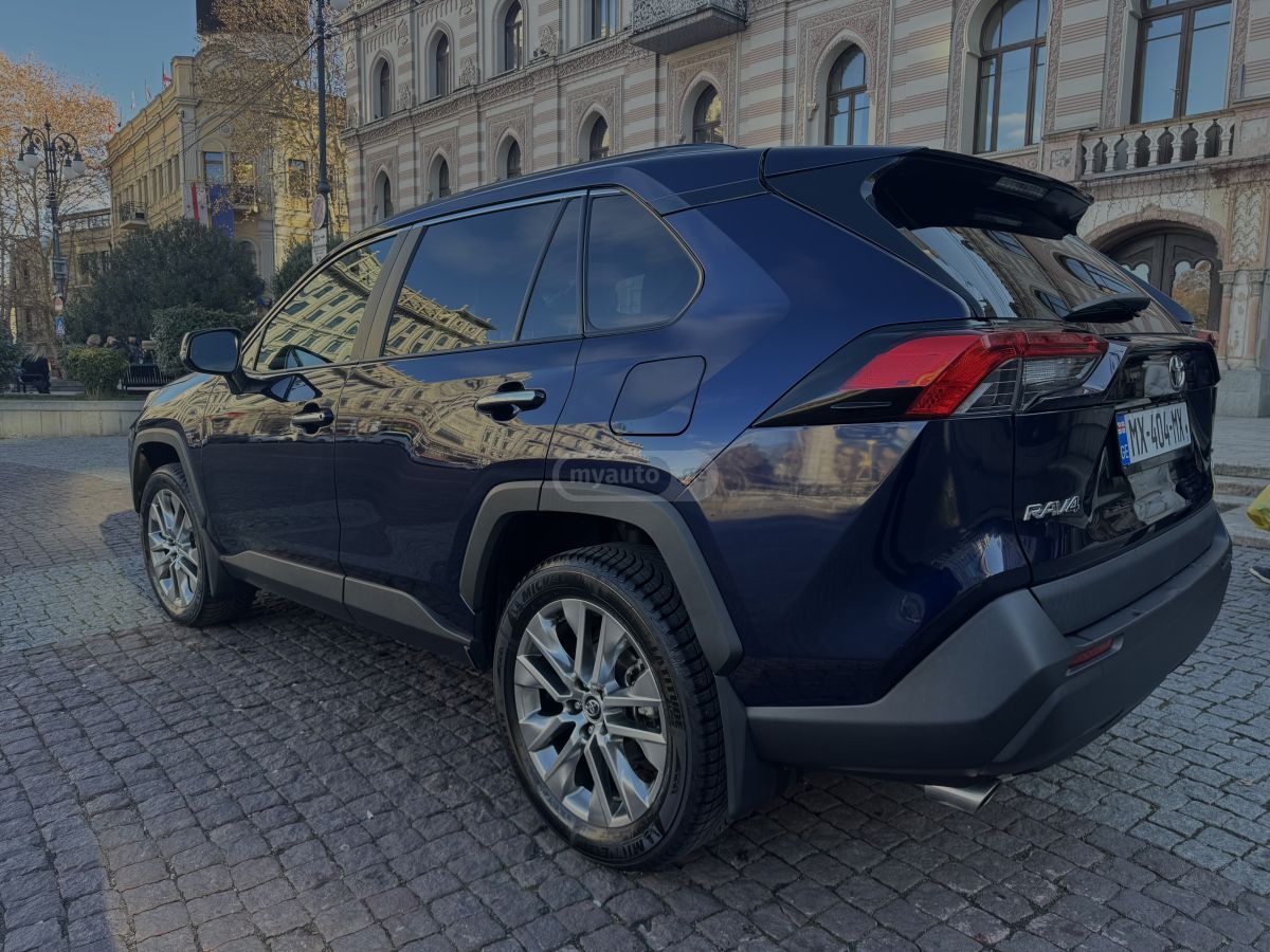 Toyota XLE Premium 4dr All-Wheel Driv — миниатюра 1