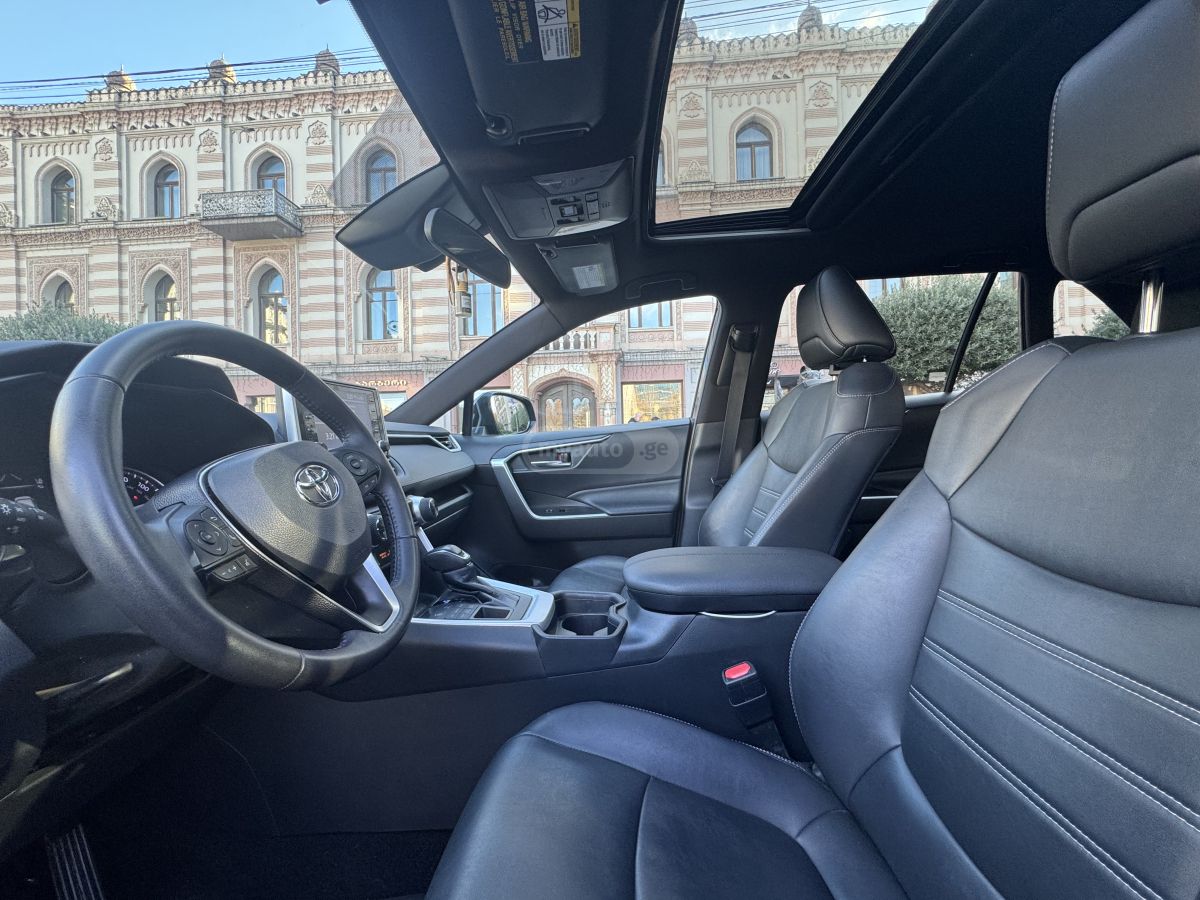 Toyota XLE Premium 4dr All-Wheel Driv — миниатюра 3