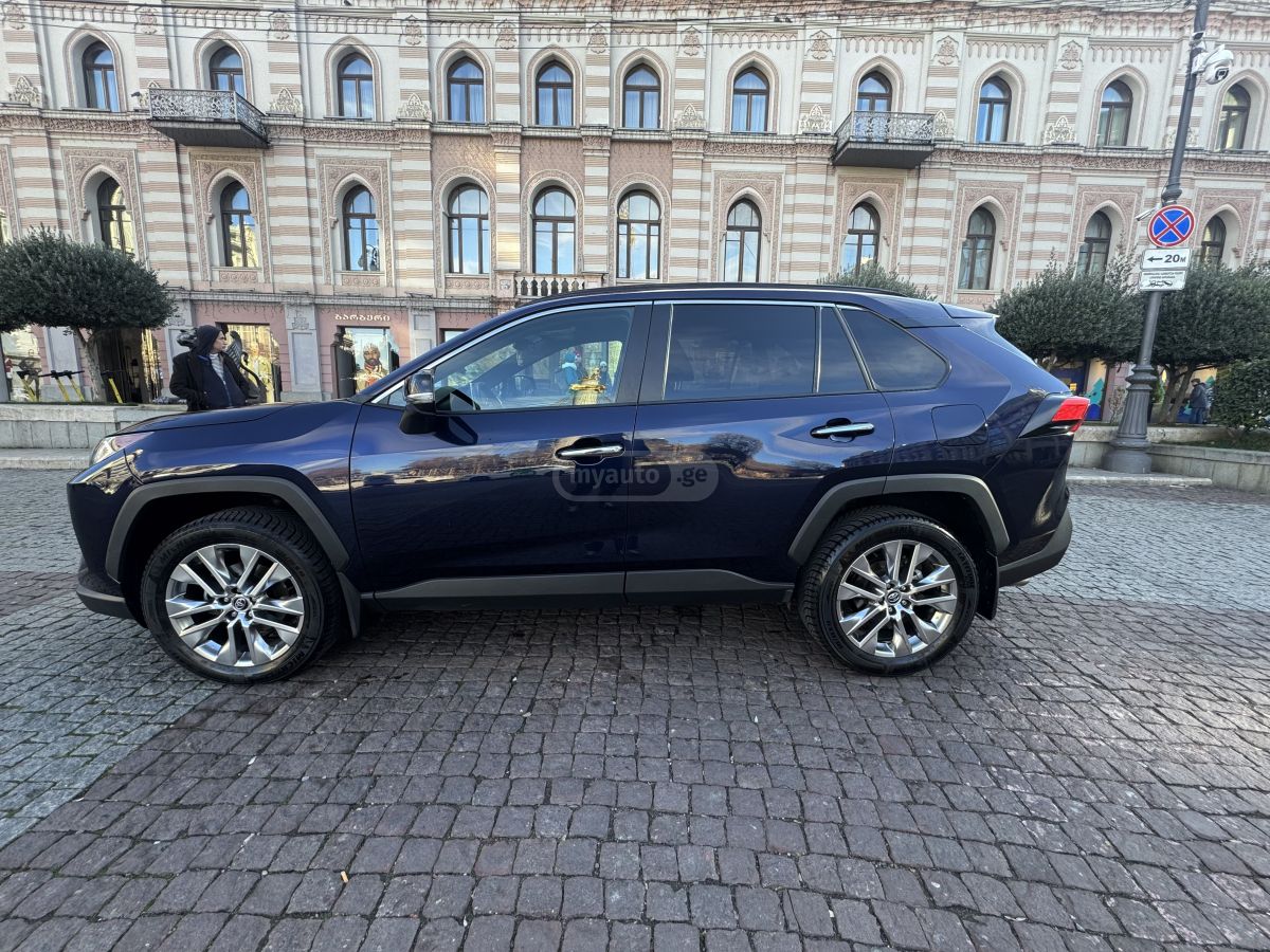 Toyota XLE Premium 4dr All-Wheel Driv — миниатюра 5