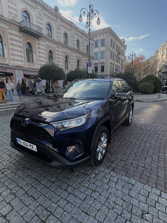 Toyota XLE Premium 4dr All-Wheel Driv — миниатюра 6