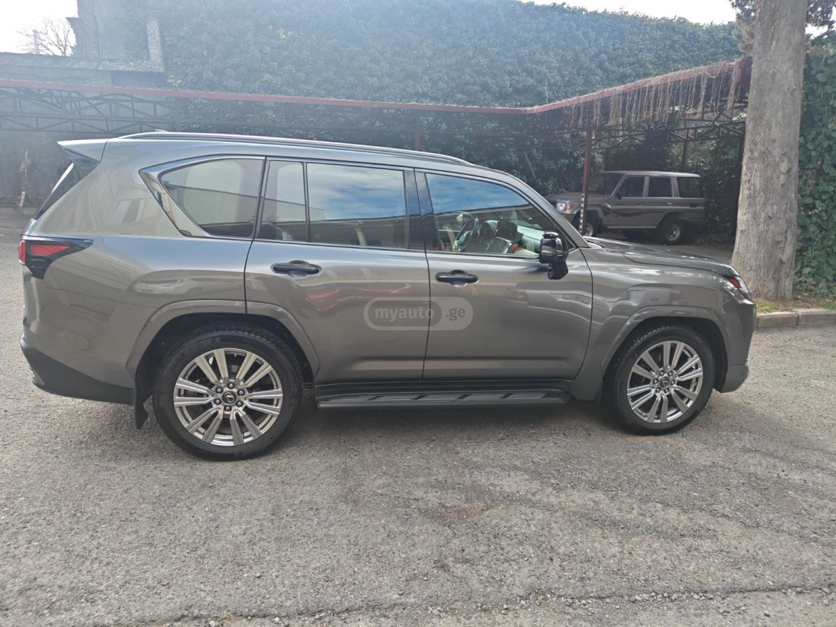 Lexus LX 600 Luxury 4dr 4x4 Automatic 2022 — миниатюра 1