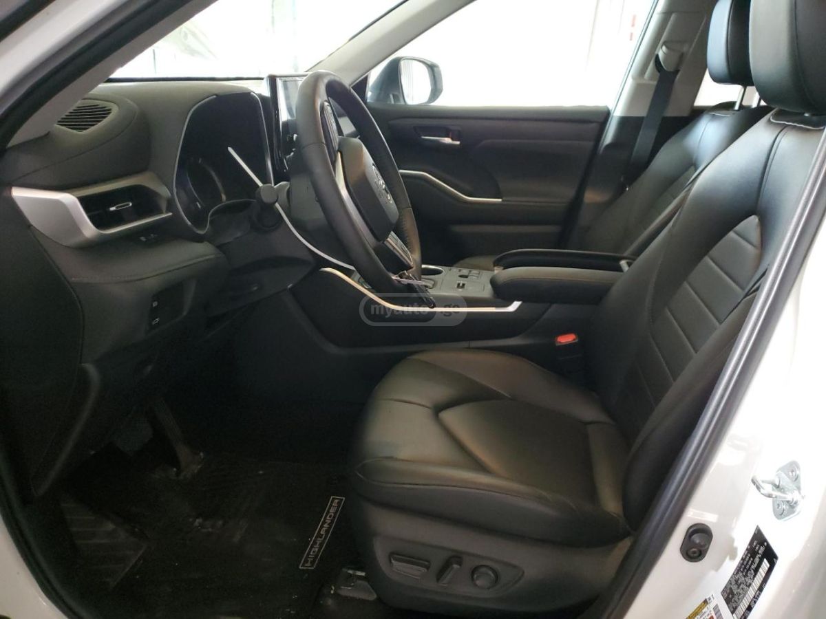 Toyota XLE 4dr All-Wheel Drive Automa — миниатюра 10