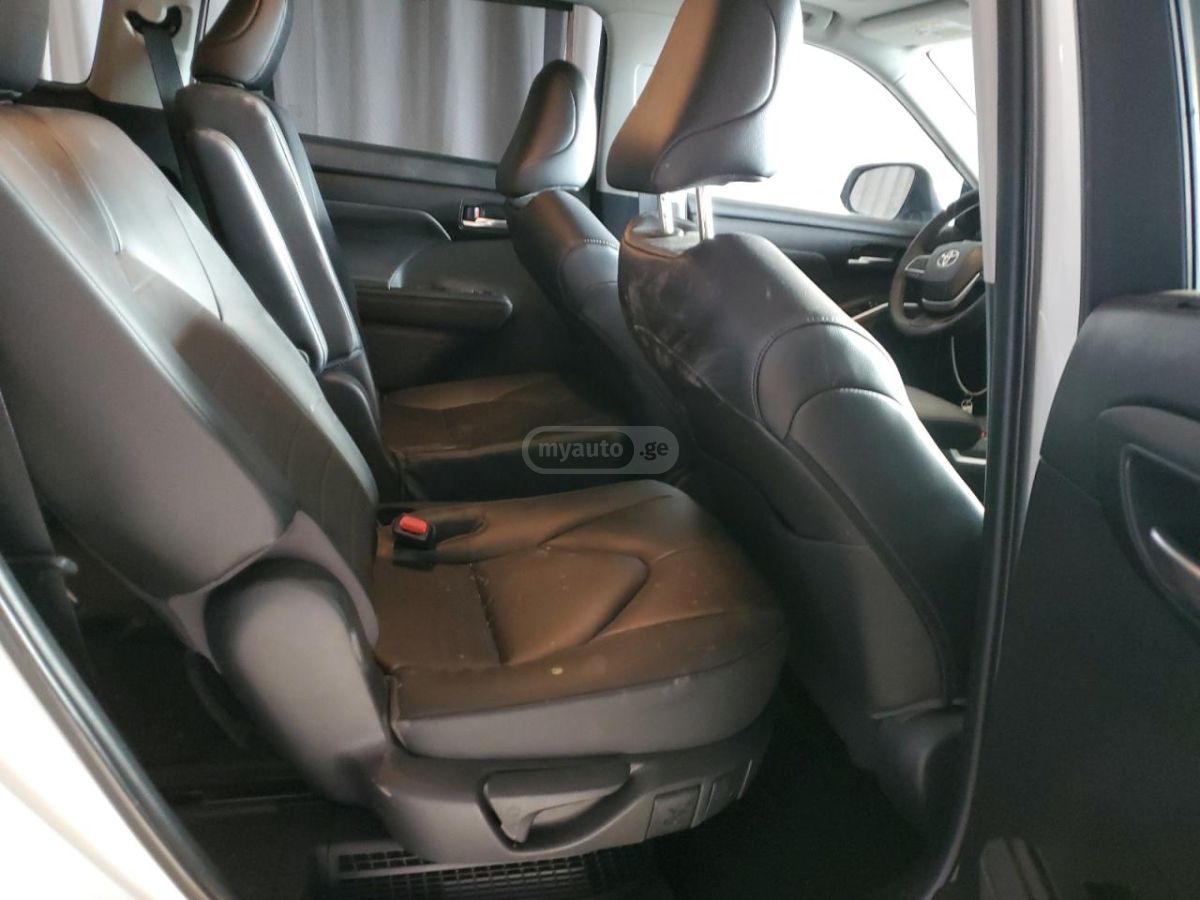 Toyota XLE 4dr All-Wheel Drive Automa — миниатюра 8