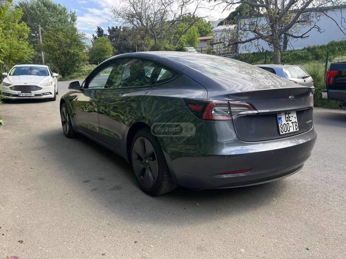 Tesla Model 3 - фото 2