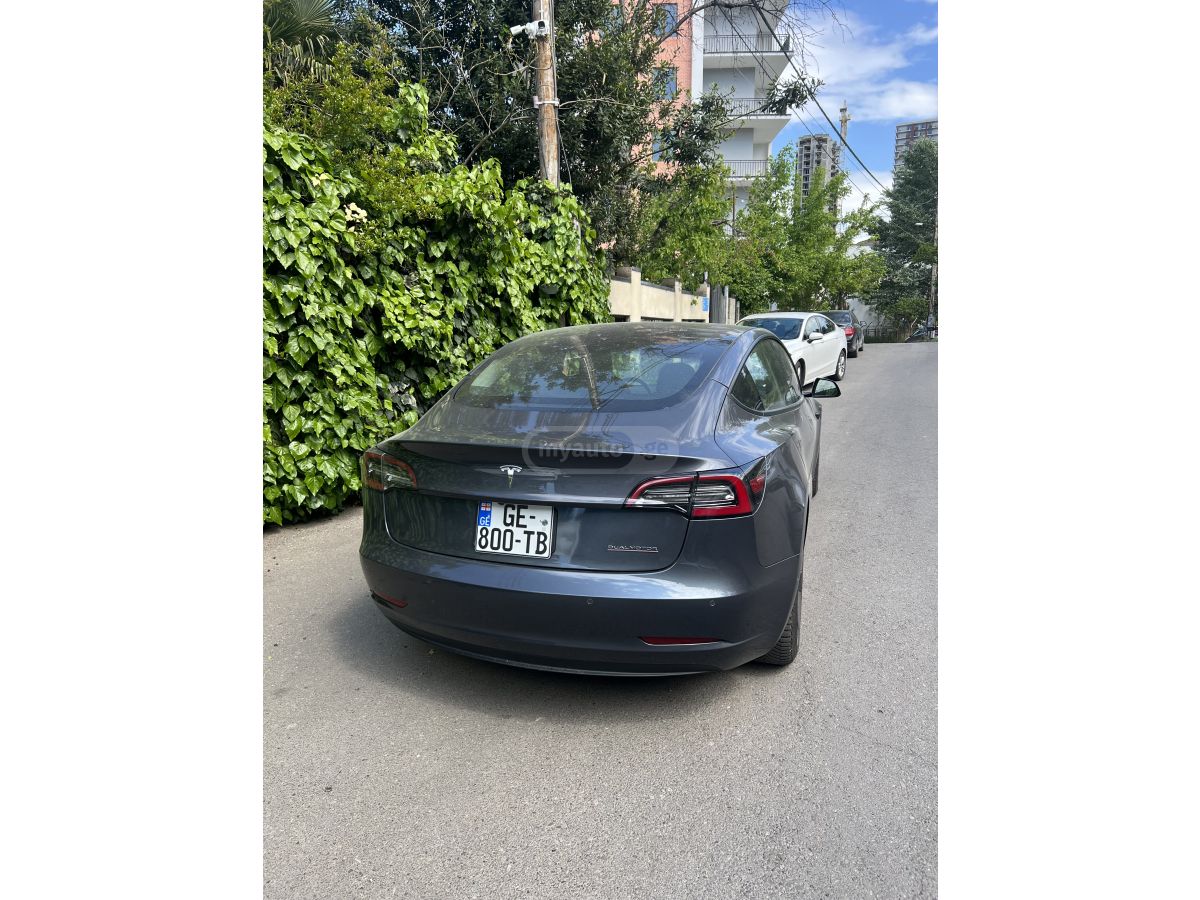 Tesla Model 3 - фото 3