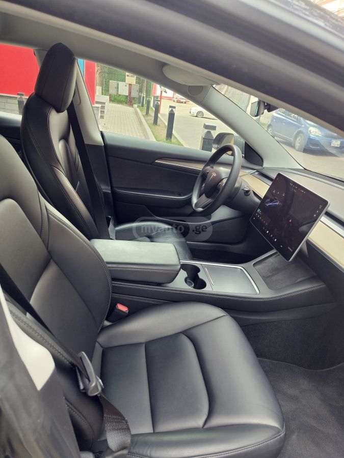 Tesla Model 3 - фото 5