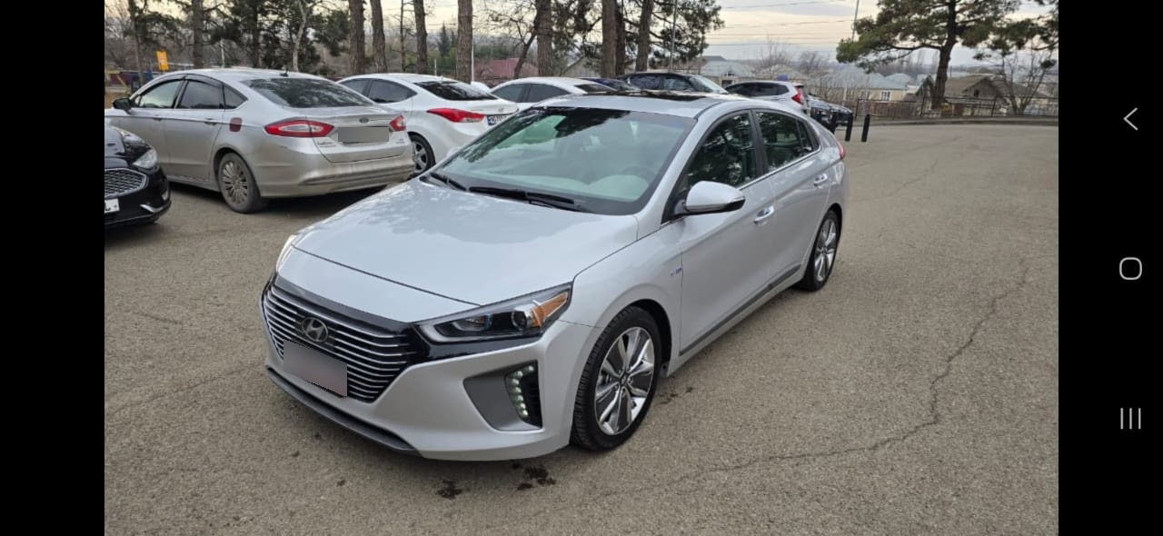 Hyundai Ioniq - фото 1