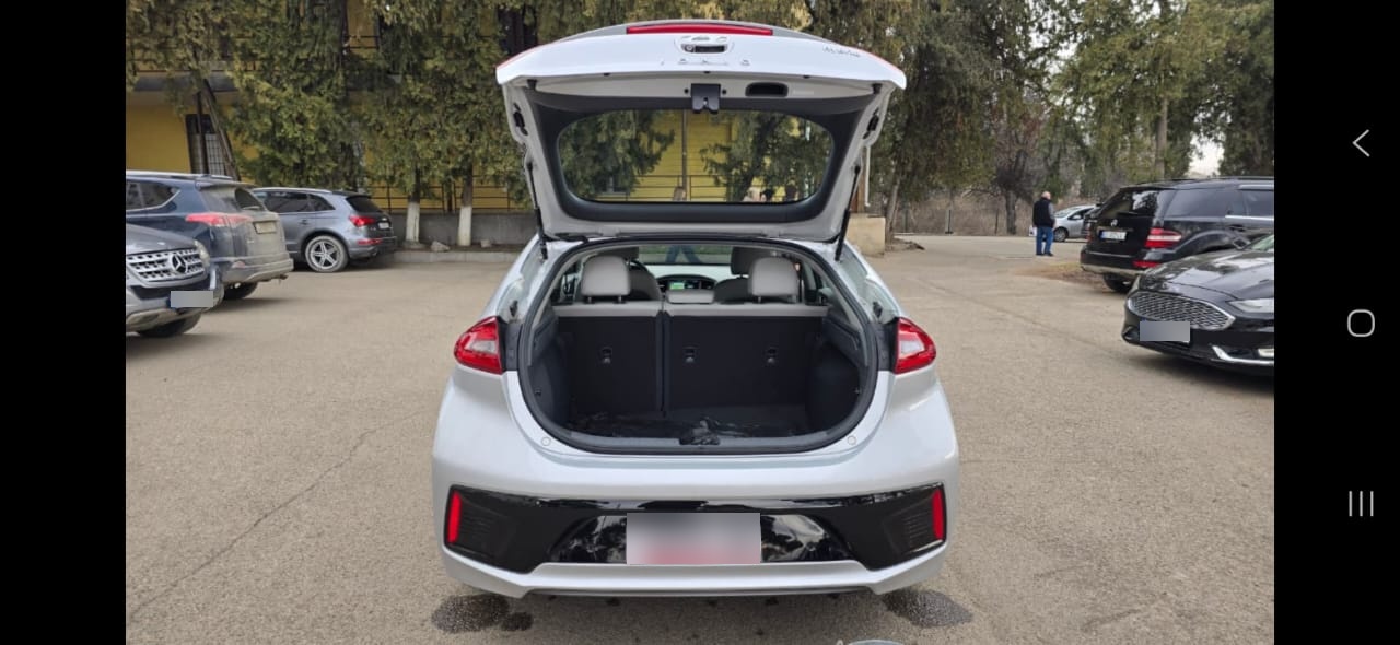 Hyundai Ioniq - фото 8