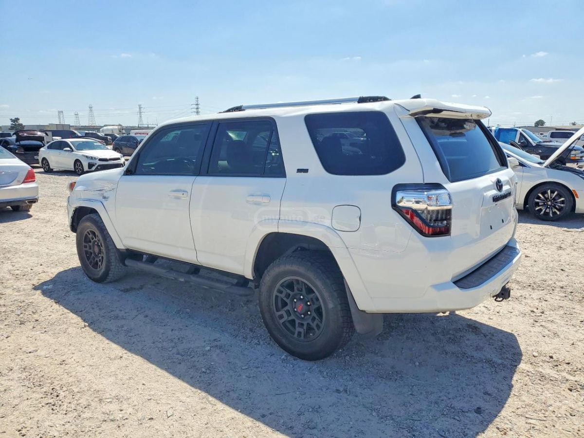 Toyota 4 Runner - фото 2