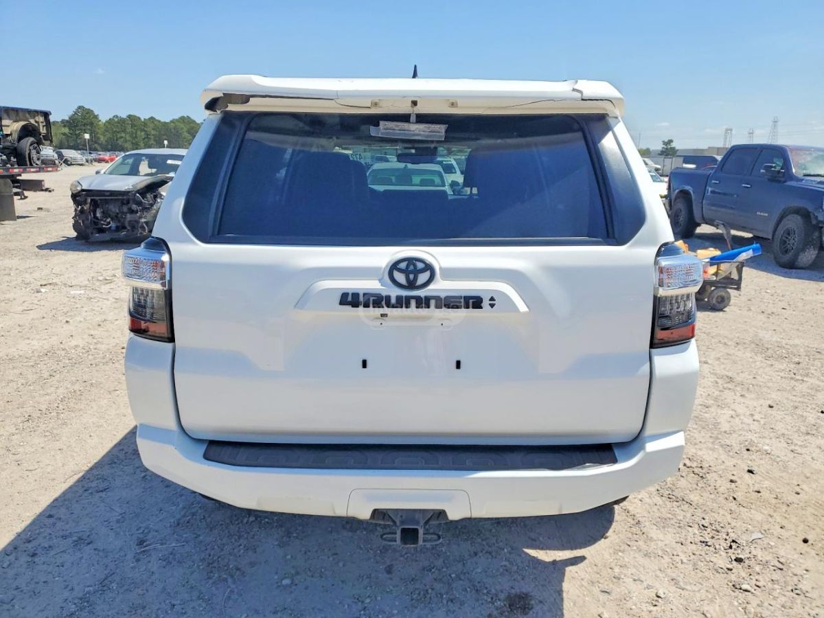 Toyota 4 Runner - фото 6