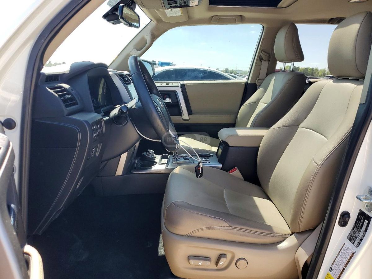 Toyota 4 Runner - фото 7