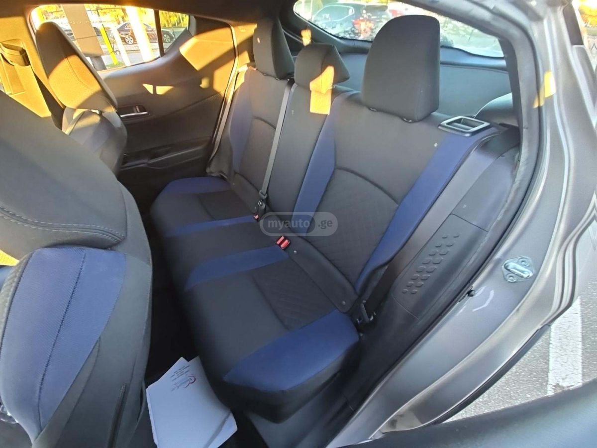 Toyota CHR - фото 7