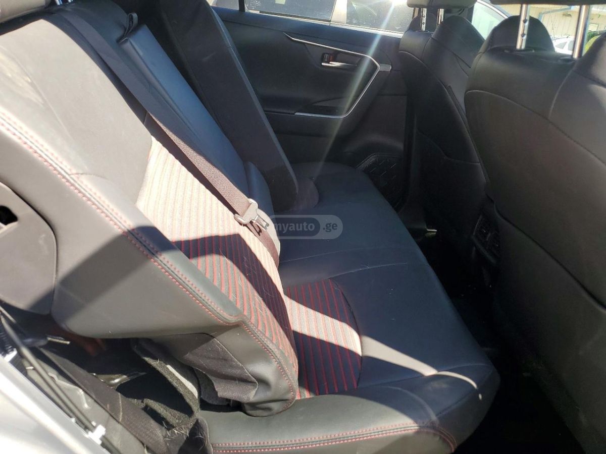 Toyota Rav 4 - фото 9