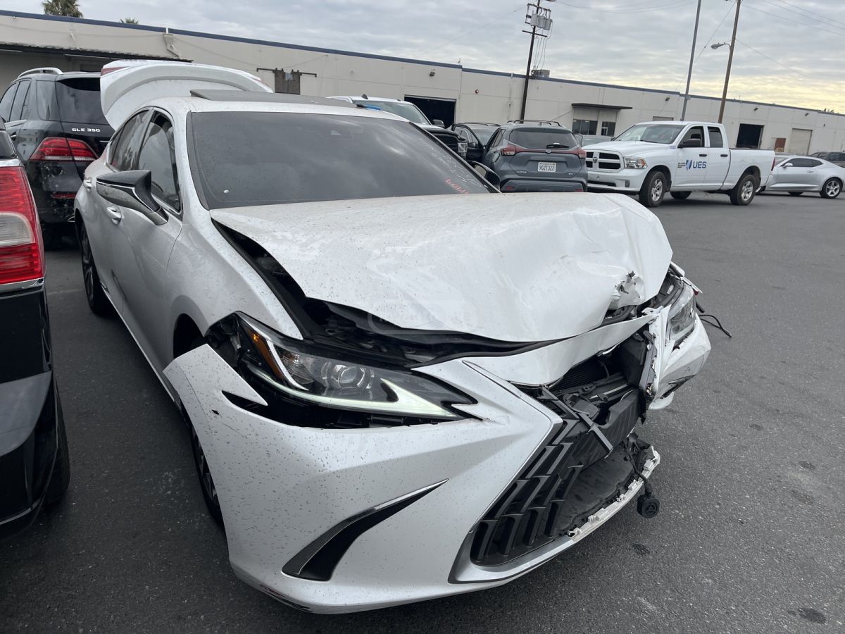 Lexus ES 300 - фото 7