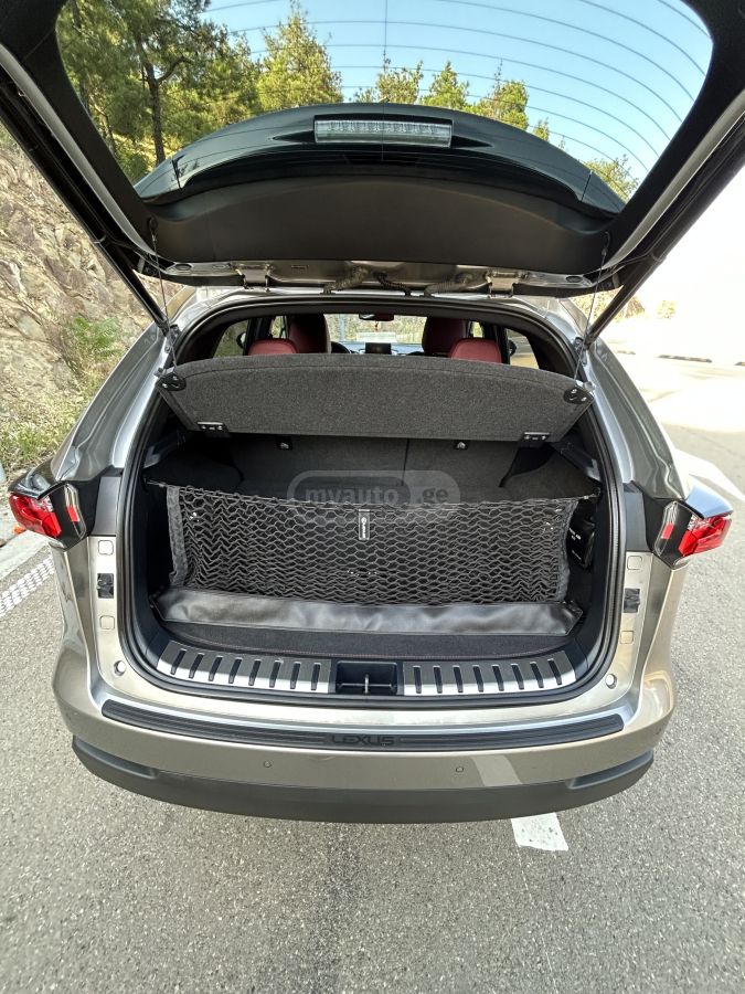 Lexus NX 200 - фото 11