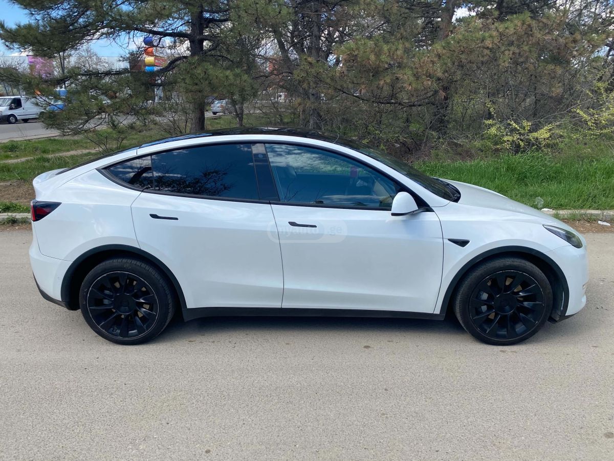 Tesla Model Y - фото 4