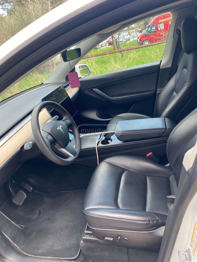 Tesla Model Y - фото 6