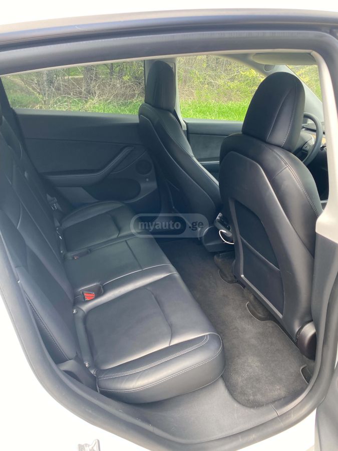 Tesla Model Y - фото 7