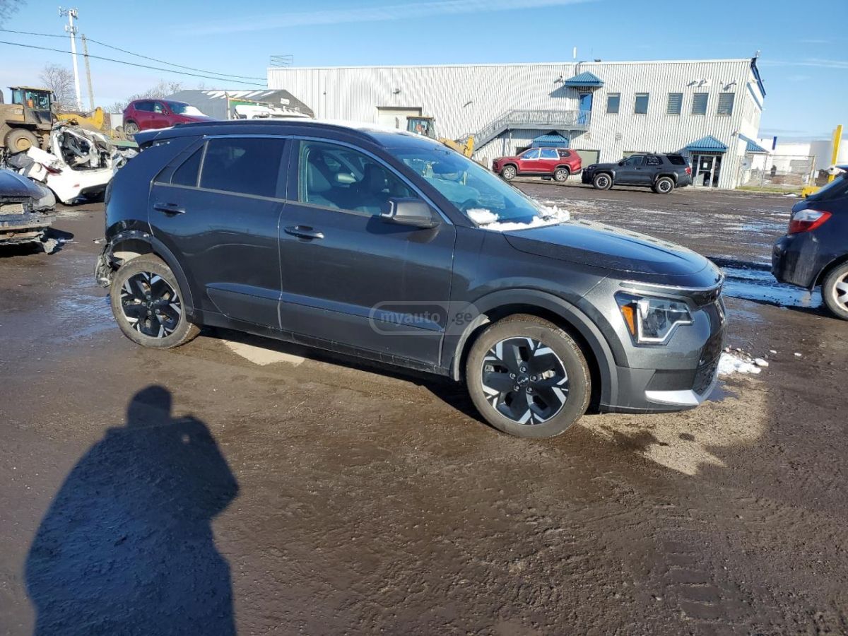 Kia Niro - фото 1