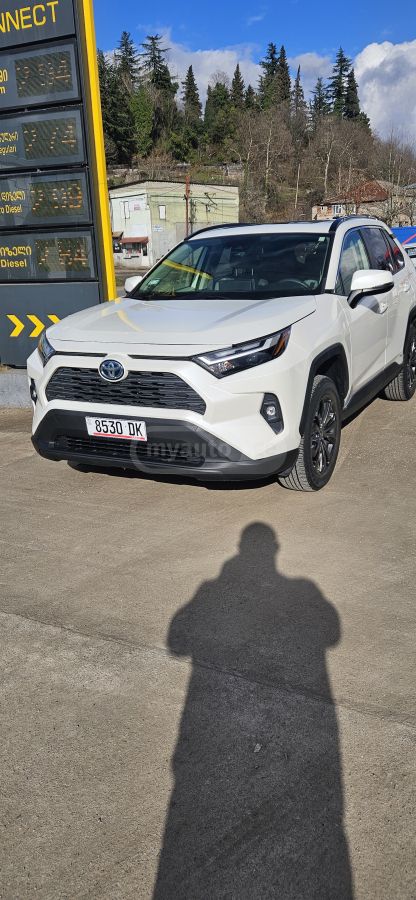 Toyota XLE Premium 4dr All-Wheel Driv — миниатюра 2